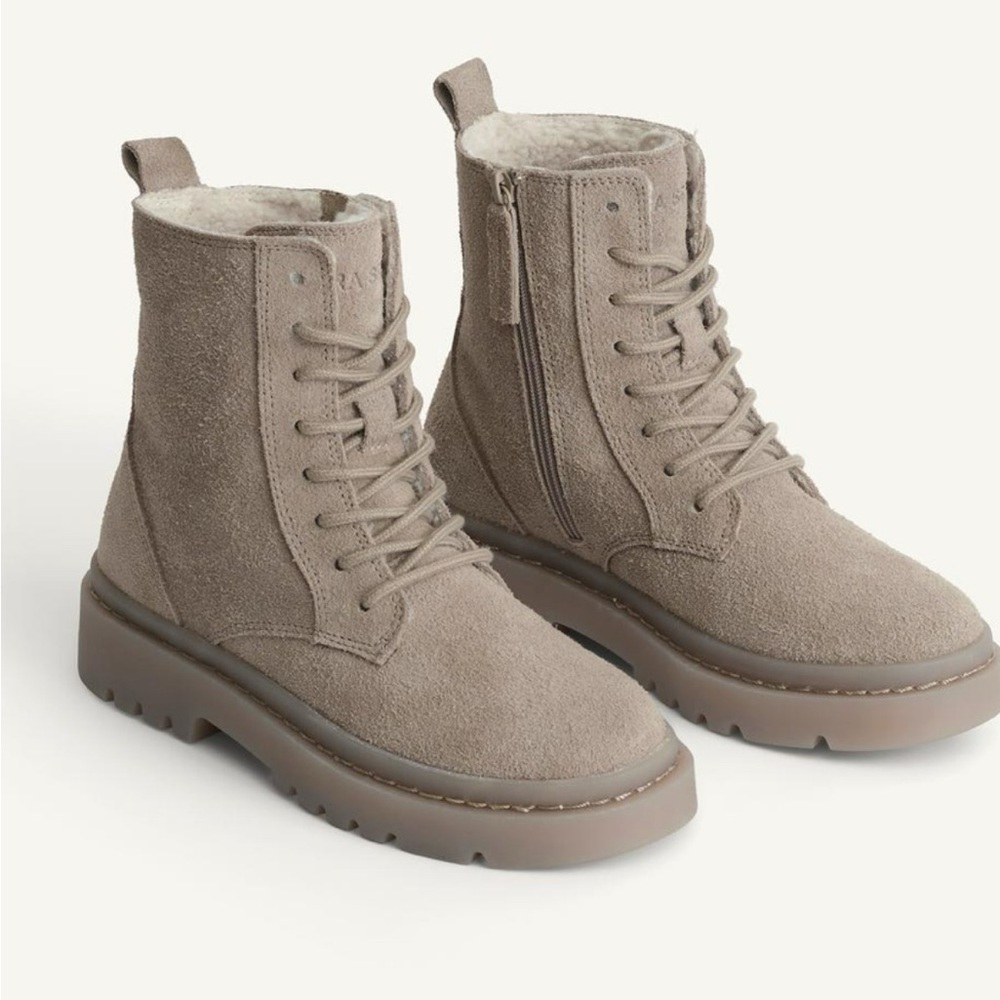 Zara kids 12.5 size boots leather suede 100% used